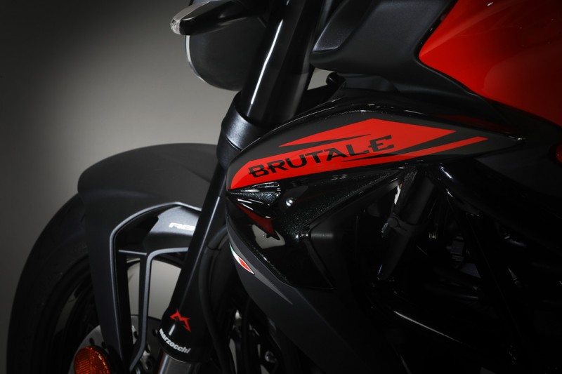 BRUTALE 800 ROSSO